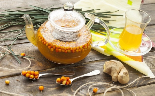 Облепиховый чай — рецепт, польза и противопоказания, как заварить