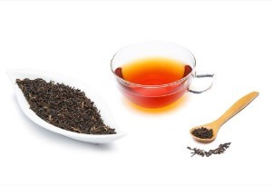 Черный чай повышает или понижает давление?